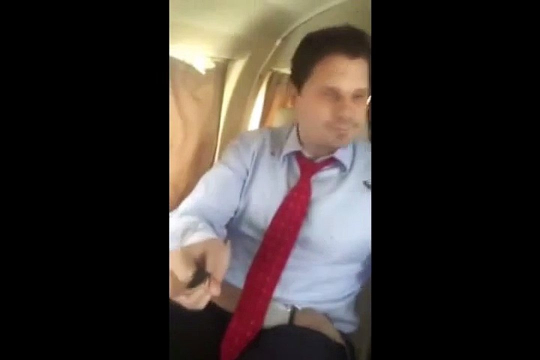 Avion privé percuté par un oiseau - Cockpit brisé, pilote couvert de sang