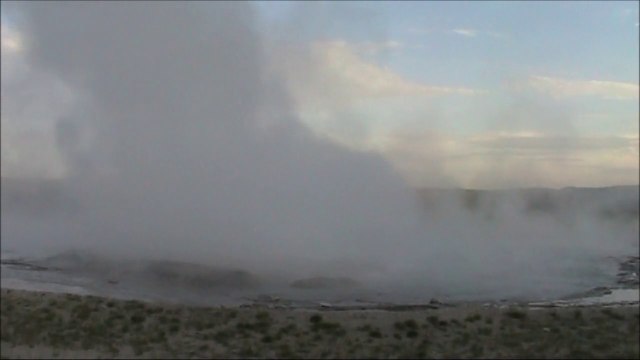 West Thumb Geyser Basin, Fierce Hot Springs, Mud Pots and Geysers - Yellowstone National Park, USA Holidays