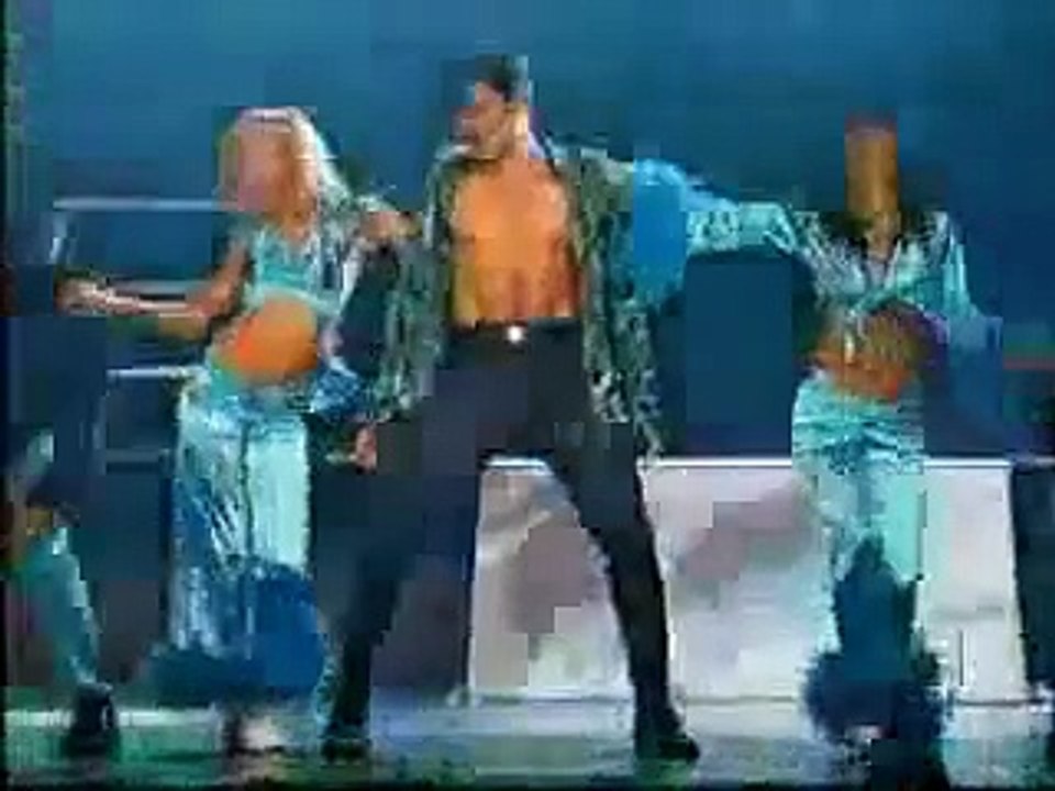 CHAYANNE BAILANDO REGUETONdance.WMV