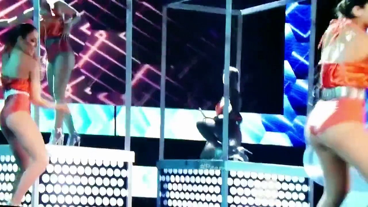 Nicky Jam- Travesuras Remix- Premios Juventud 2015