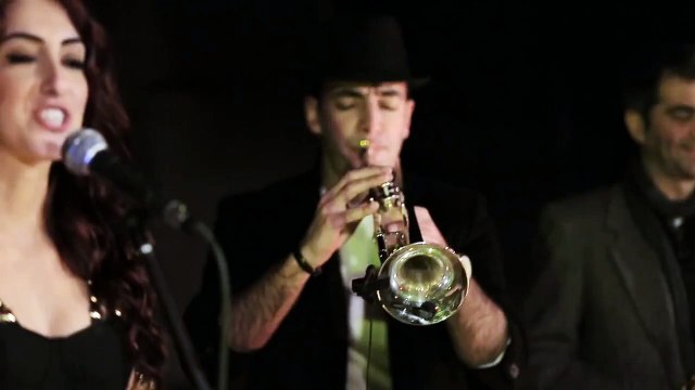 Six Pack - Düşünme Hiç (Ajda Pekkan Cover)