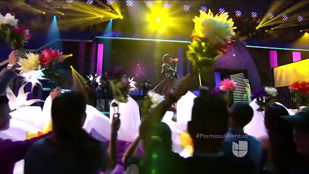 Maite Perroni - Vas A Querer Volver (Premios Juventud 2015) HD