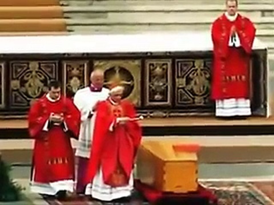 A BESTA 666 O RETORNO DO PAPA JOAO PAULO II P2 (por) johnnovox))