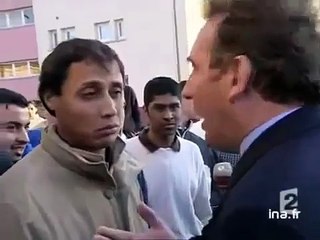 Bayrou La gifle "Tu me fais pas les poches".mp4