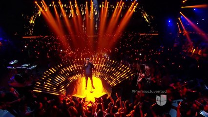 Premios Juventud_ Alejandro Sanz cantó _Un zombie a la intemperie_
