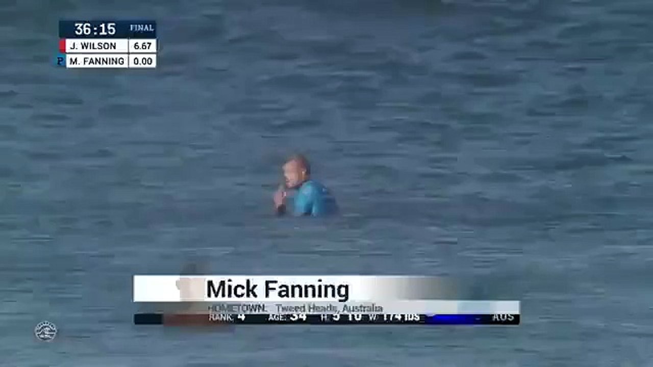 Un surfeur attaqué par un requin lors de la finale d'une épreuve de la ligue mondiale de surf