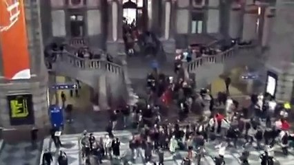 Central Station, Antwerp Dancing on sound of music