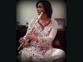 Beshno az Ney (sung by Ayeda Husain Naqvi in Persian and Urdu - with English translation).wmv