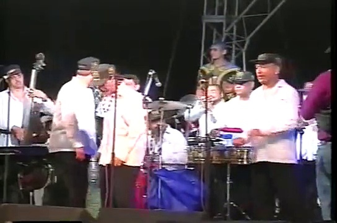 AGUACERO-GRAN COMBO