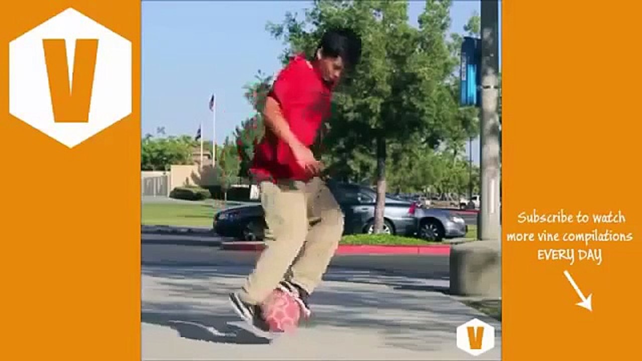 380+ FREESTYLE FOOTBALL Vine Compilation 2015   Insane Skills & Tricks   VineBee Vine Comp  2015