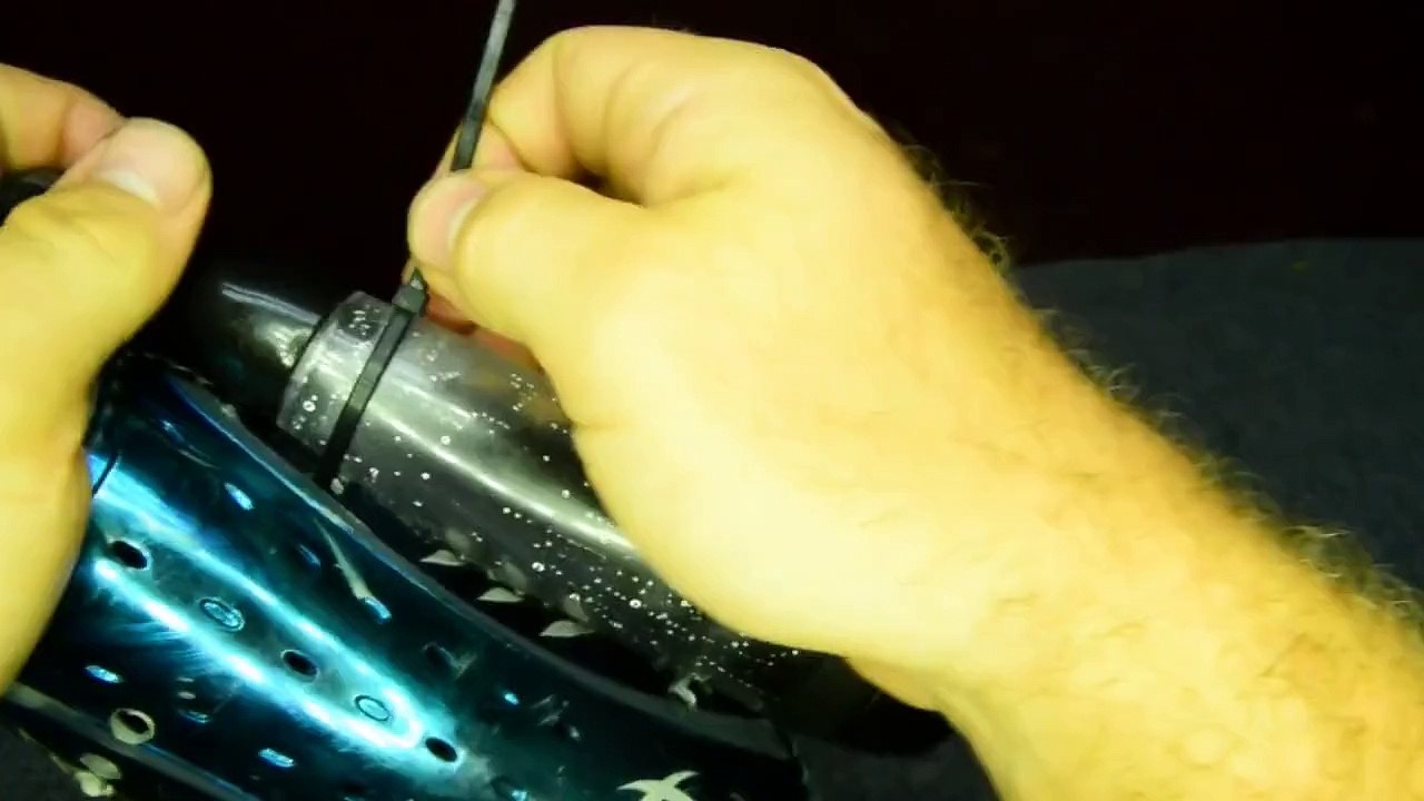 Il fabrique un dispositif pour respirer sous l'eau