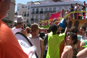 'Batalla Naval de Vallekas' con el lema Alfon Libertad