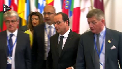 François Hollande publie une tribune pro-européenne
