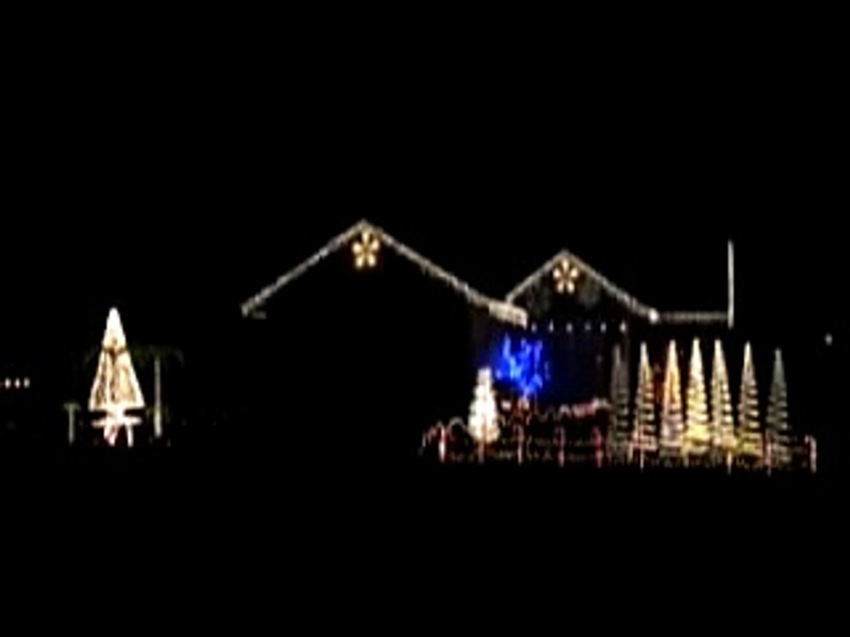 Chrismas Lights : THX Theme (See description for original vid)