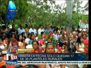 Ayotzinapa: escritores acompañan a normalistas graduados como maestros