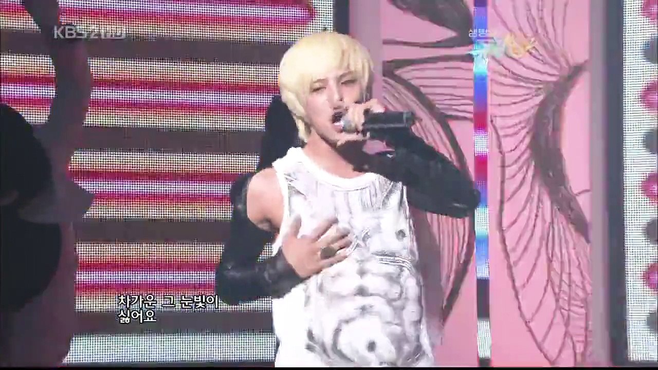 G Dragon Heartbreaker & Breathe (Live)