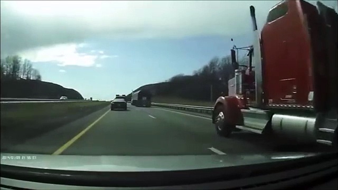 不給超車就同歸於盡的車禍