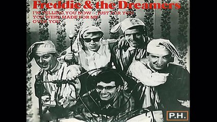 ▶ FREDDIE & THE DREAMERS - I'm Telling You Now (1966) - YouTube [720p]