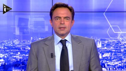 Environ 250 tracteurs bloquent l'autoroute à l'entrée de Caen