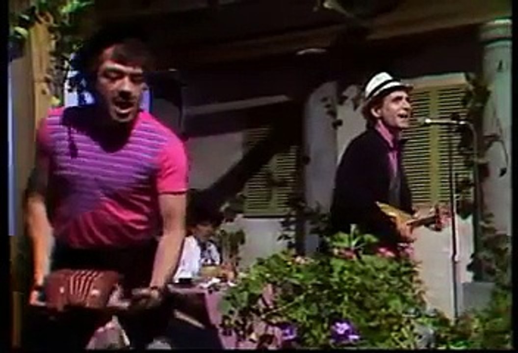 ▶ Shaddap You Face - Joe Dolce