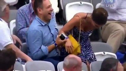 Kadın taraftarı utandıran dikkatsizlik!