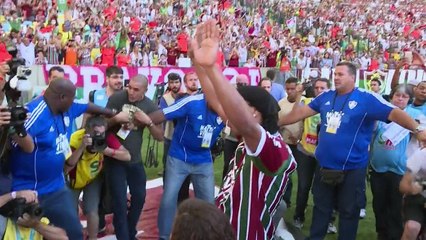 Ronaldinho Gaúcho é apresentado no Fluminense