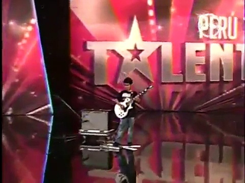 Perú Tiene Talento: Niño sorprende tocando guitarra eléctrica