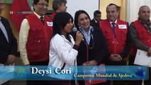 Proas entrega obsequios a Srta. Deysi Cori, Campeona Mundial de Ajedrez