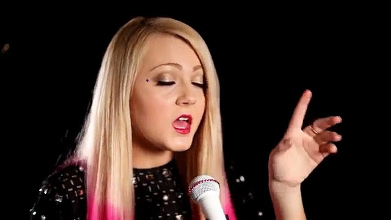 Ellie Goulding- Love me like you do (Cover By Alexi Blue)