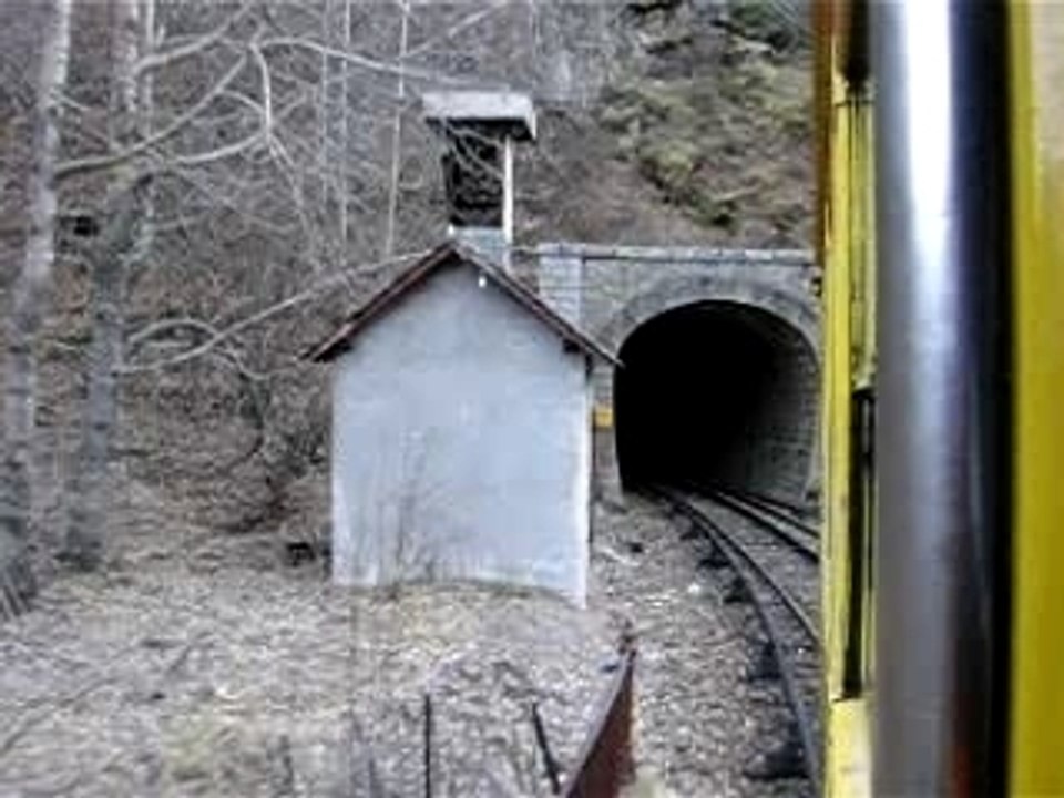 voyage en petit train jaune