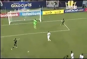 Miguel Piojo Herrera y su celebración tras triunfo mexicano