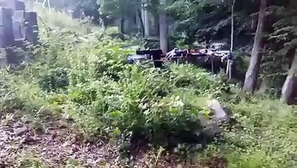 Drone équipé d'un pistolet tire de vrai balles