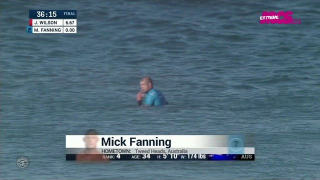 J-Bay Open - Mick Fanning attaqué par un requin en pleine finale !
