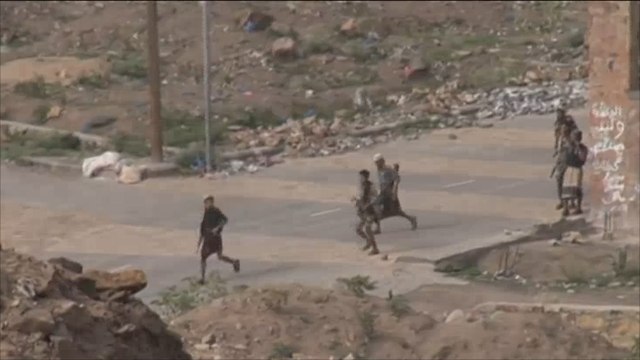 المقاومة الشعبية اليمنية تتقدم بعدن