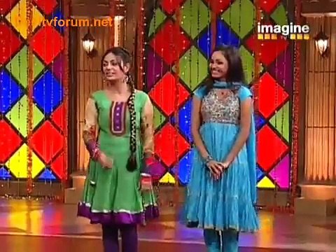 Parul & Ashita Perform Sheila Ki Jawani @ Nachle Ve 26th Nov 2010 Pt2