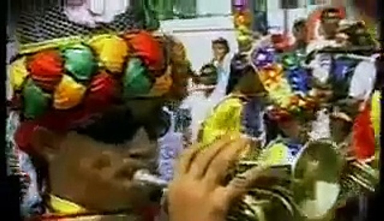 Colombia Tierra Querida - In English