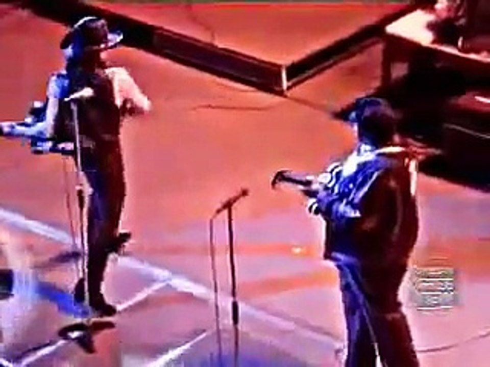 U2 feat BB King - When Love Comes To Town