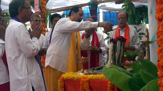 Pujya Samirdada performing abhishek on the idols of Lord Ram, Sita, Laxman and Hanuman