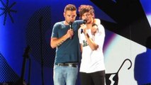 (VIDEO) Louis Tomlinson - Liam Payne Get Candid During One Direction Performance, Vancouver!