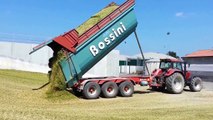 Biogas Silage 2014 in Italy FENDT 939 e LEITNER 500 Gatto delle nevi in trincea