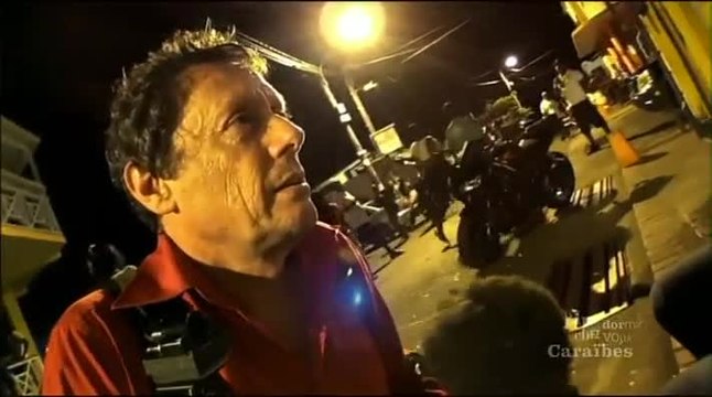 Antoine de Maximy se retrouve au milieu d'une fusillade aux Caraïbes