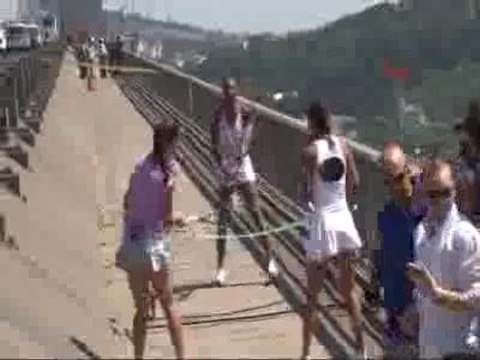 Venus Williams Boğaziçi Köprüsü'nde gösteri amaçlı tenis oynandı