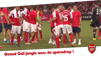 özil jongle avec du sparadrap