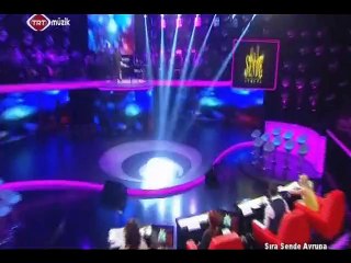 Télécharger la video: Hilal BAŞARAN-Sevil neşe den sevme yanarsın-Cahit KALKAN-Ömrümce hep adım adım-Şef:Ömer Hayri UZUN