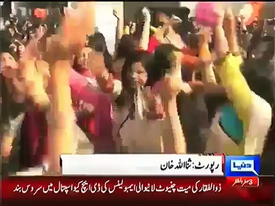 ہمارے سکول کالجز کا ماحول دیکھیں ۔۔۔۔۔۔۔۔ بے غیرتی کی انتہا ہو چکی ۔۔ں