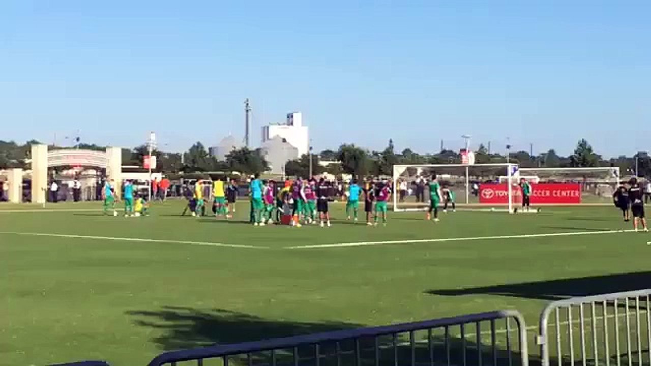 Santos ensaya penales