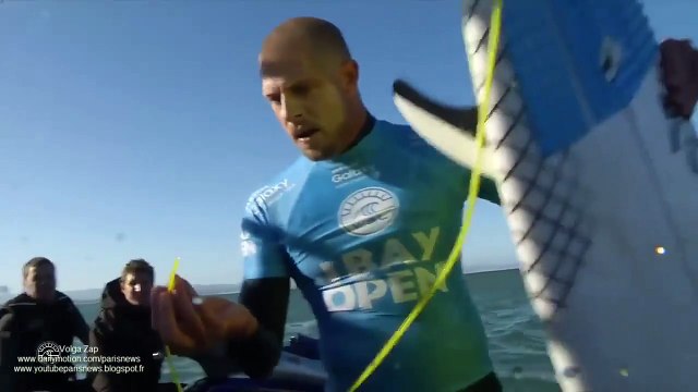 Un surfeur pro se fait attaquer par un requin en pleine compétition - Mike Fanning 2015 Afrique du sud