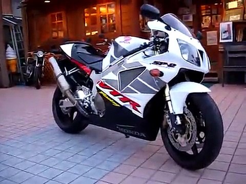 HONDA VTR 1000 SP2 Sound Akrapovic GP.MOV
