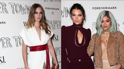 Cara Delevingne est accompagnée par Kendall et Kylie Jenner pour une projection de son film