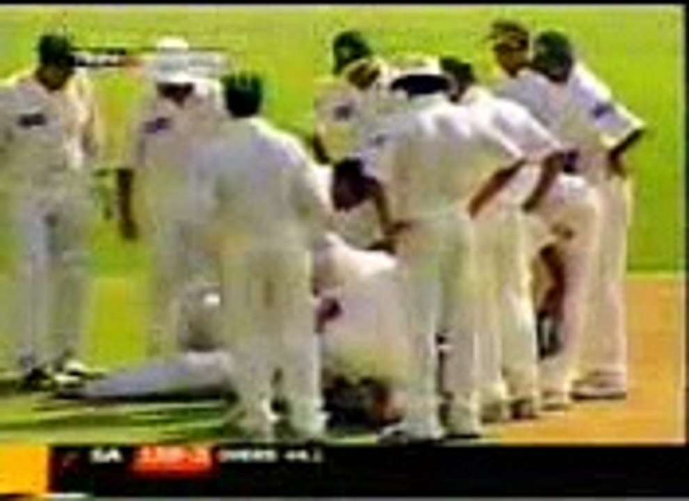 SHOIB AKHTER bowling